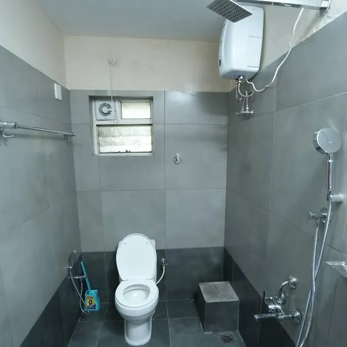 A4, Melam, Hima Havens- 200 M From Guruvayoor Temple Apartment Guruvayur